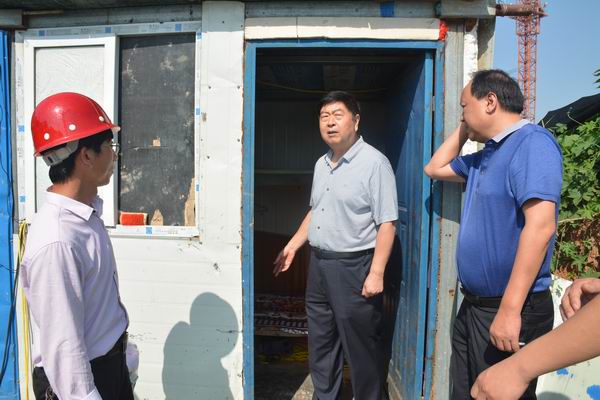 調(diào)整大小 14、詢問外業(yè)員工的工作情況和生活情況.JPG