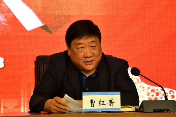 1、董事長(zhǎng)兼總經(jīng)理曹紅普在簽約儀式上指出：2019年我們的目標(biāo)更高遠(yuǎn)，道路更寬廣，希望更無(wú)限。 (2).jpg